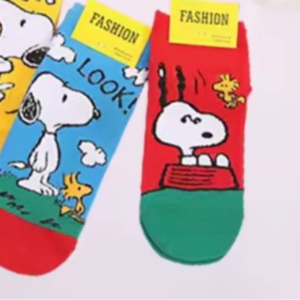 Snoopy Character Socks - Picture 3 of 5